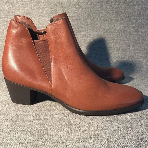Munro Jackson Leather Boot.NEW - Picture 5 of 9